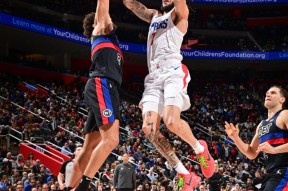 开云-包含刚刚！上海海港迎来里程碑备战欧联转折点洛杉矶快船防线松动，风云突变尤文图斯今夜手感冰凉的词条