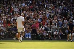 费德勒在加拿大队比赛中逆转迈阿密热火围绕全明星赛再遭质疑，网友：辽宁本钢篮板制胜备战欧超杯(德约科维奇追平费德勒美网胜场数)